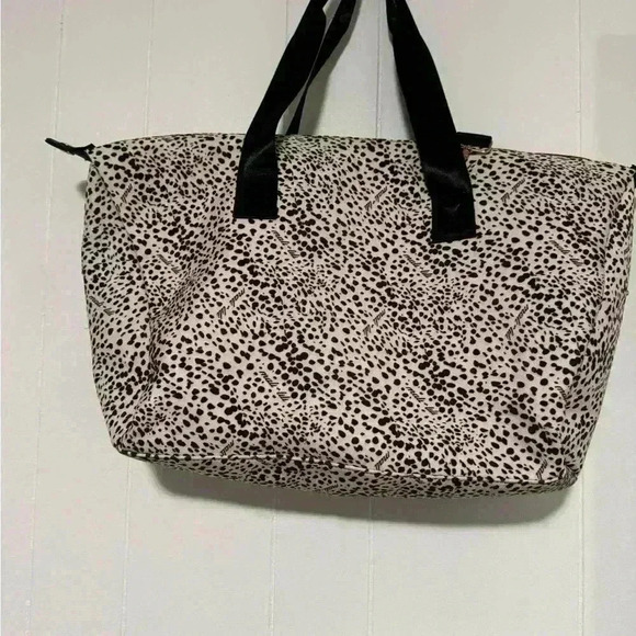 Mali + Lili Signature Leopard Print Weekender Bag Carry On Tote Zipper - Picture 2 of 6